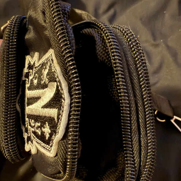 Black Snap Twice Crossbody Bag - Picture 4 of 7